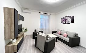 Luxe Apartment Komitas